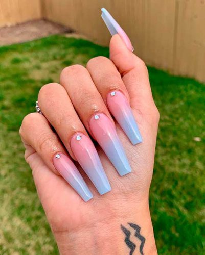 25 Outstanding Blue Ombre Nails to Try ASAP