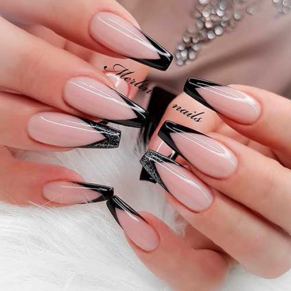 46 Stunning V French Tip Nails for 2023 | Cute Manicure