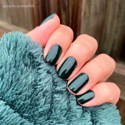 Outstanding Dark Green Nails for the Autumn/Winter Seasons